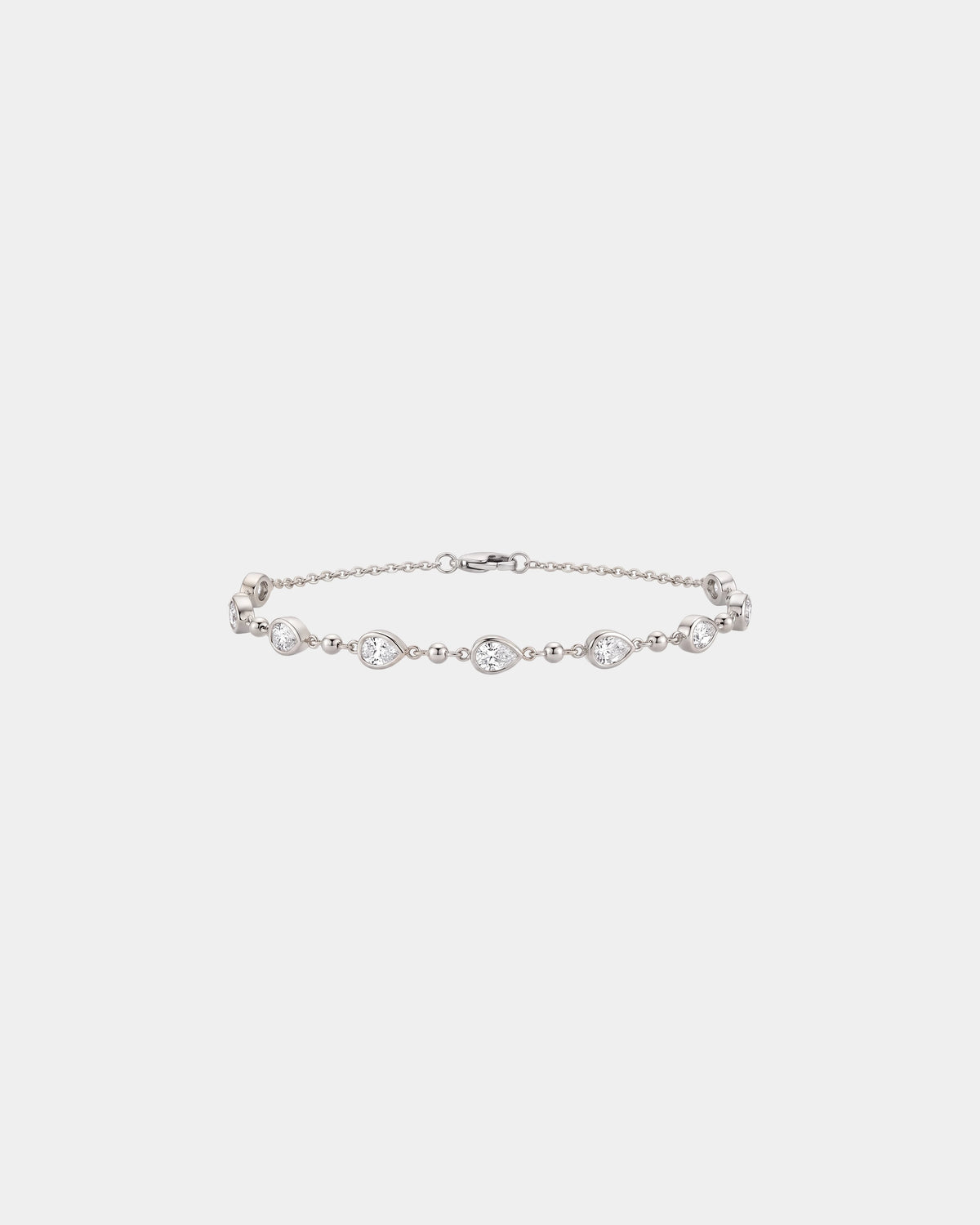 Pulsera de diamantes en corte pera